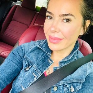 Meet your Posher, Angela